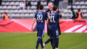 Julien et Maxime Lopez avec Pierre Ferracci, président du Paris FC, le 25 janvier 2025