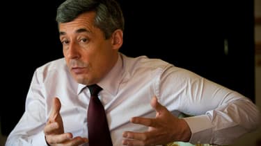 L'ancien conseiller de Nicolas Sarkozy explique en partie les difficultés de PSA par l'euro fort.