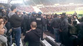 Nantes vs PSG - Intervention des CRS en tribune - Témoins BFMTV