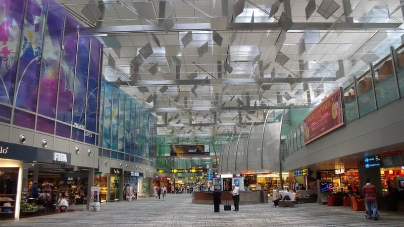 L'aéroport de Singapour, ici en photo, est plébiscité par les voyageurs pour son offre de restauration ainsi que ses boutiques