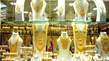 L'achat de métaux précieux en argent liquide est interdit en France, rappelle la DGCCRF.