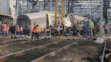 Le train déraillé à Brétigny, le 13 juillet 2013.