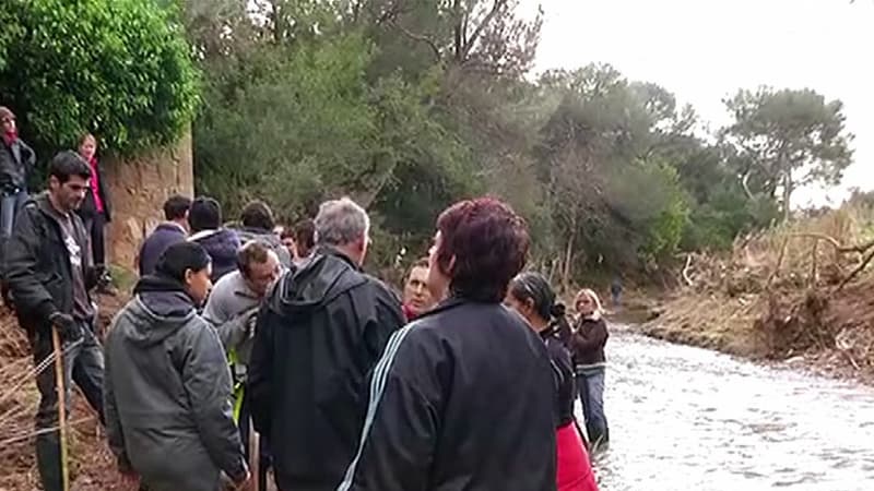 A La Londe-Les-Maures et dans les communes avoisinantes, les habitants se sont mobilisés en nombre samedi, pour retrouver le corps de Marie, une fillette disparue le 27 novembre lors des inondations.
