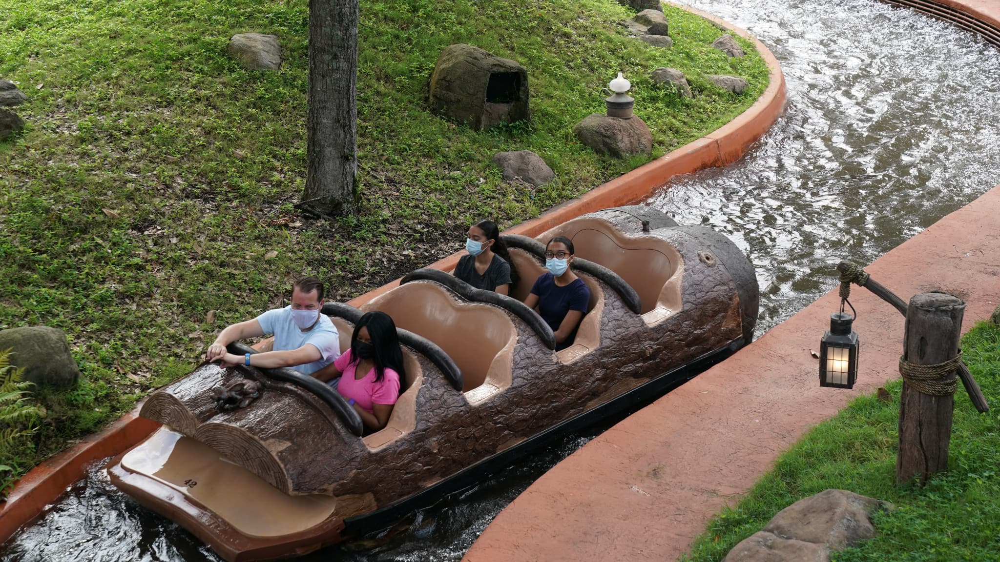 L'attraction Mountain Splash au parc américain Disney World, en Floride, a fermé ses portes définitivement. L'attraction Mountain Splash au parc américain Disney World, en Floride, a fermé ses portes définitivement.