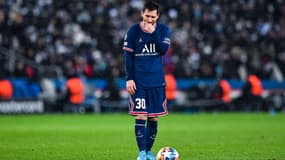 Lionel Messi avant un coup franc lors de PSG-Real, le 16 février 2022