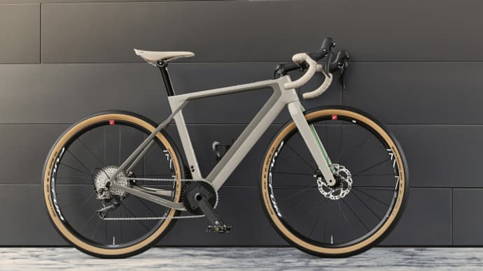BMW et le fabricant italien de vélos de luxe 3T dévoilent un vélo gravel en deux coloris : gris/gris et gris/bleu
