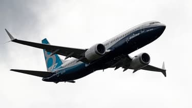 Boeing commence fort l'année