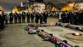 Les élus hauts-alpins ont ravivé la flamme du Soldat inconnu ce mardi.