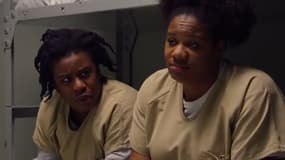 Suzanne et Cindy, deux héroïnes d'Orange is the New Black, rendent hommage à Johnny