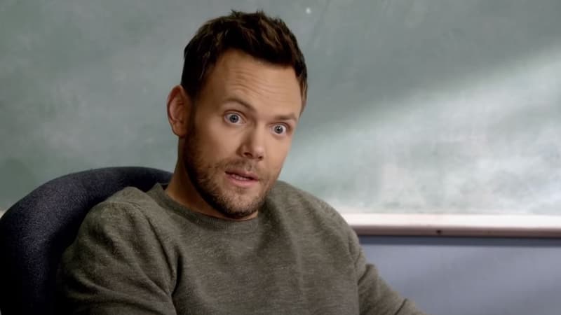 Joel McHale dans "Community"