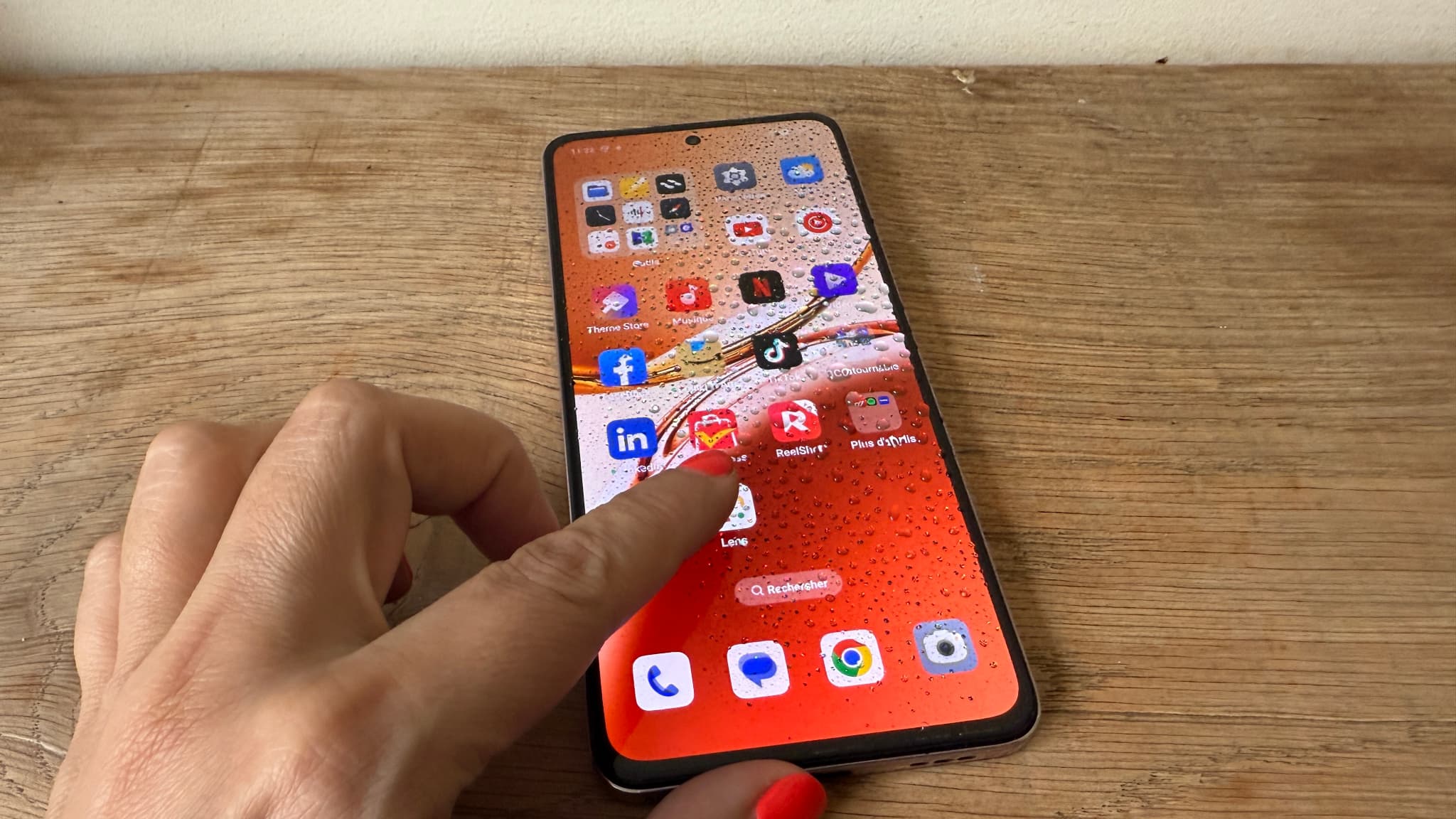 Le Oppo Reno 12 FS 5G répond toujours aux commandes sous l'eau