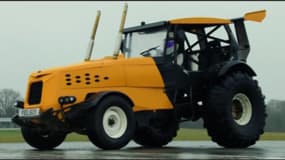 En atteignant les 140km/h, ce tracteur devient le plus rapide du monde 