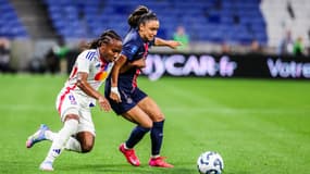 Melchie Dumornay et Sakina Karchaoui lors de la finale de l'Arkema Première Ligue, OL-PSG, le 16 mai 2025.