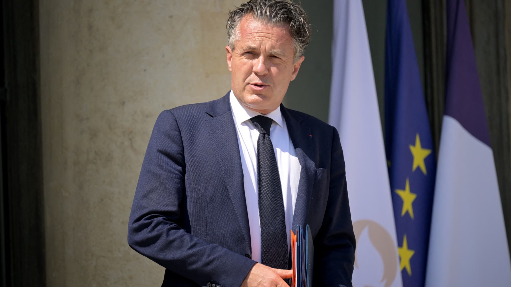 Le ministre français  de la Transition écologique Christophe Béchu à l'Elysée le 26 juin 2024