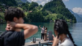 Le village suisse d'Iseltwald, où sont tournées quelques scènes de la série coréenne "Crash landing on you", face au tourisme. 