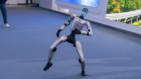 Les entreprises chinoises ont lancé plus de 300 modèles de robots humanoïdes en 2025.