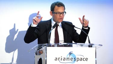 Le retour sur Terre du lanceur SpaceX constitue un exploit technologique, mais il ouvre de nombreuses questions non résolues, selon Stéphane Israël, le PDG d'Arianespace.