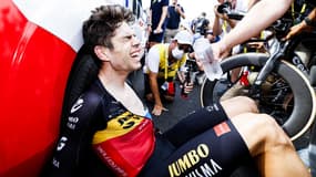 Wout van Aert après l'arrivée de la 16eétape du Tour de France, le 18 juillet 2023