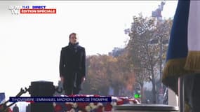 11-Novembre: la Marseillaise et le Chant des partisans résonnent devant l'Arc de Triomphe