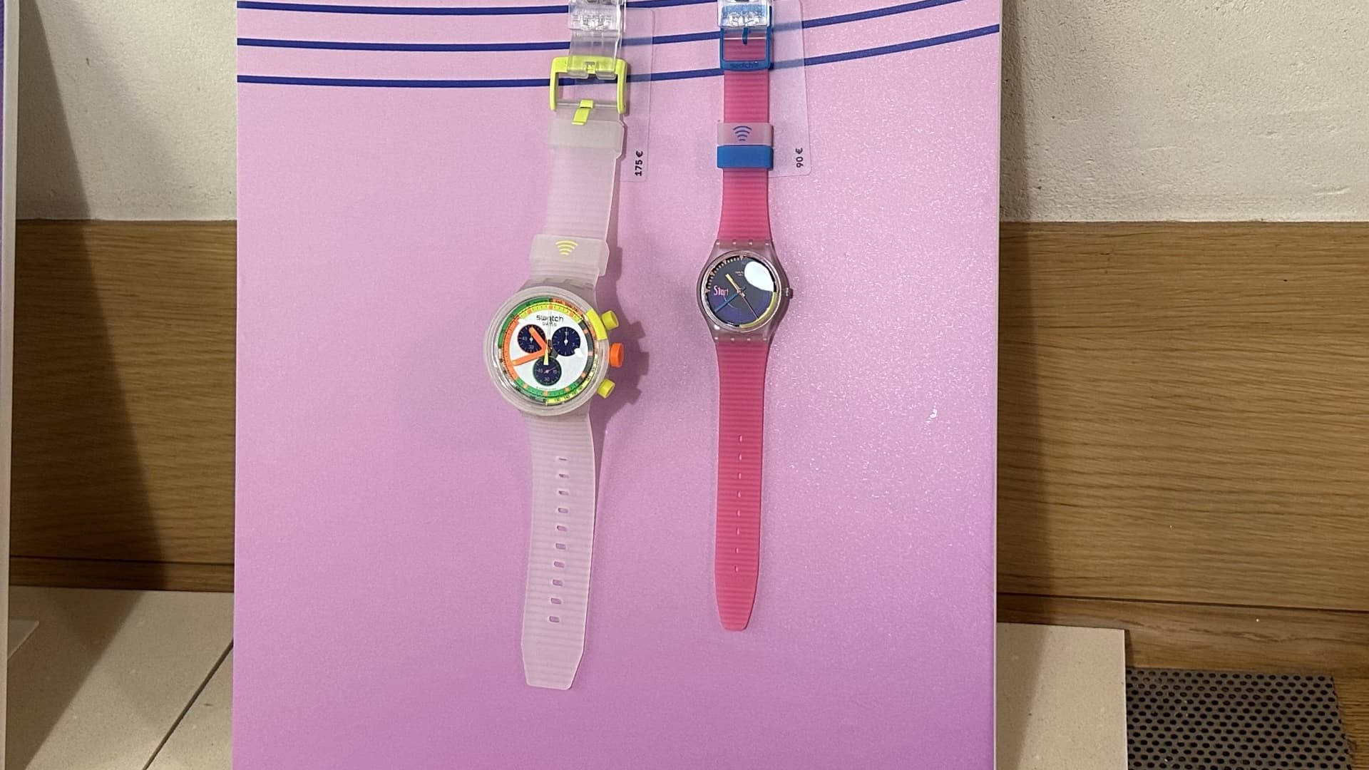 Les montres Swatchpay proposées en France.