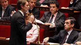 Le ministre des Finances François Baroin s'exprime devant les députés. Le plan de redressement des finances publiques présenté lundi se traduira par deux nouveaux projets de loi de finances rectificatifs, ce qui a poussé des députés à juger "caducs" les t