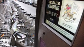 Une station Vélib à Paris, portant la phrase "Je suis Charlie", le 8 janvier, au lendemain du massacre à Charlie Hebdo.