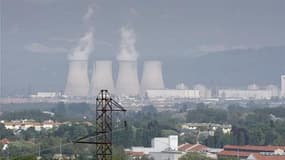 Centrale du Bugey, à Saint-Vulbas. La patronne du Parti socialiste Martine Aubry a exclu lundi de fixer une date précise de sortie du nucléaire en France, dans un des sujets cruciaux pour une éventuelle alliance avec les écologistes à la présidentielle de