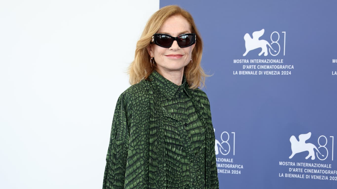 Isabelle Huppert en Balenciaga à la Mostra de Venise, le 28 août 2024