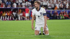 L'Anglais Harry Kane à genoux lors du match contre la Slovénie à l'Euro, le 25 juin 2024