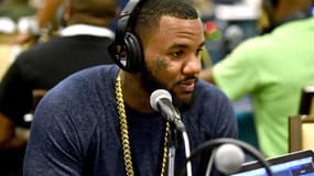 Le rappeur californien The Game au micro d'une radio de Los Angeles, le 27 juin 2014.