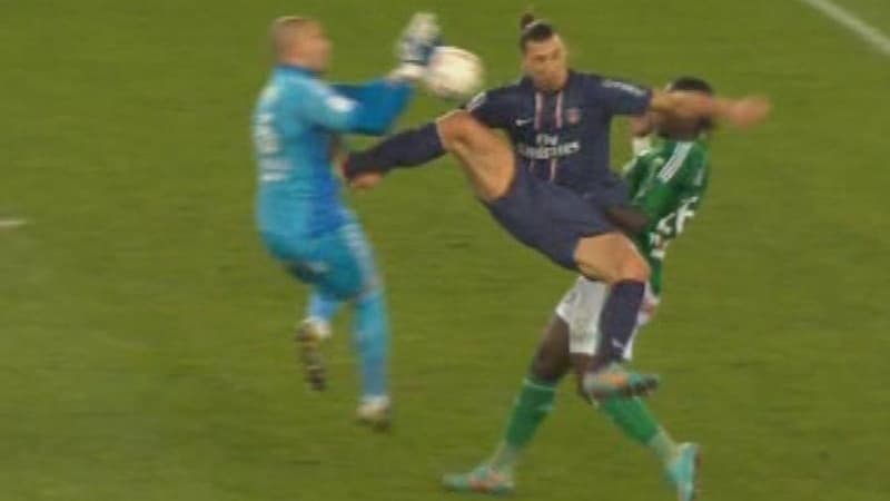 Zlatan Ibrahimovic heurte Stéphane Ruffier