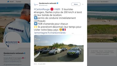 Les cinq Porsche 911 immobilisées par les gendarmes.