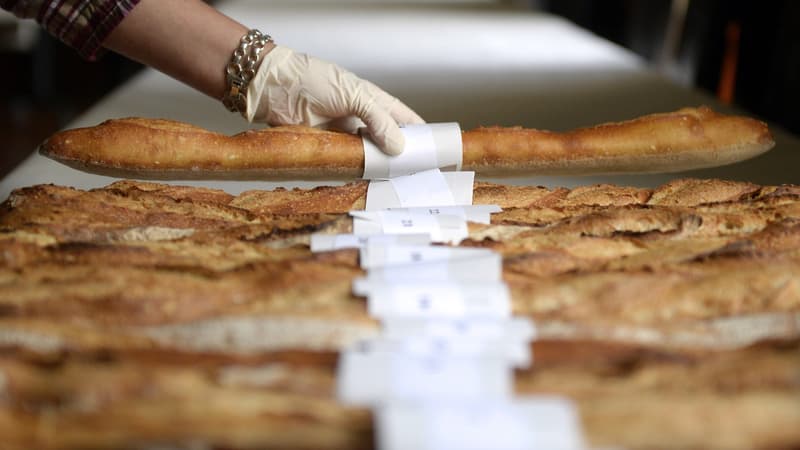 Au milieu de ses baguettes, ce boulanger a décidé de vendre de l'huile de moteur (illustration)
