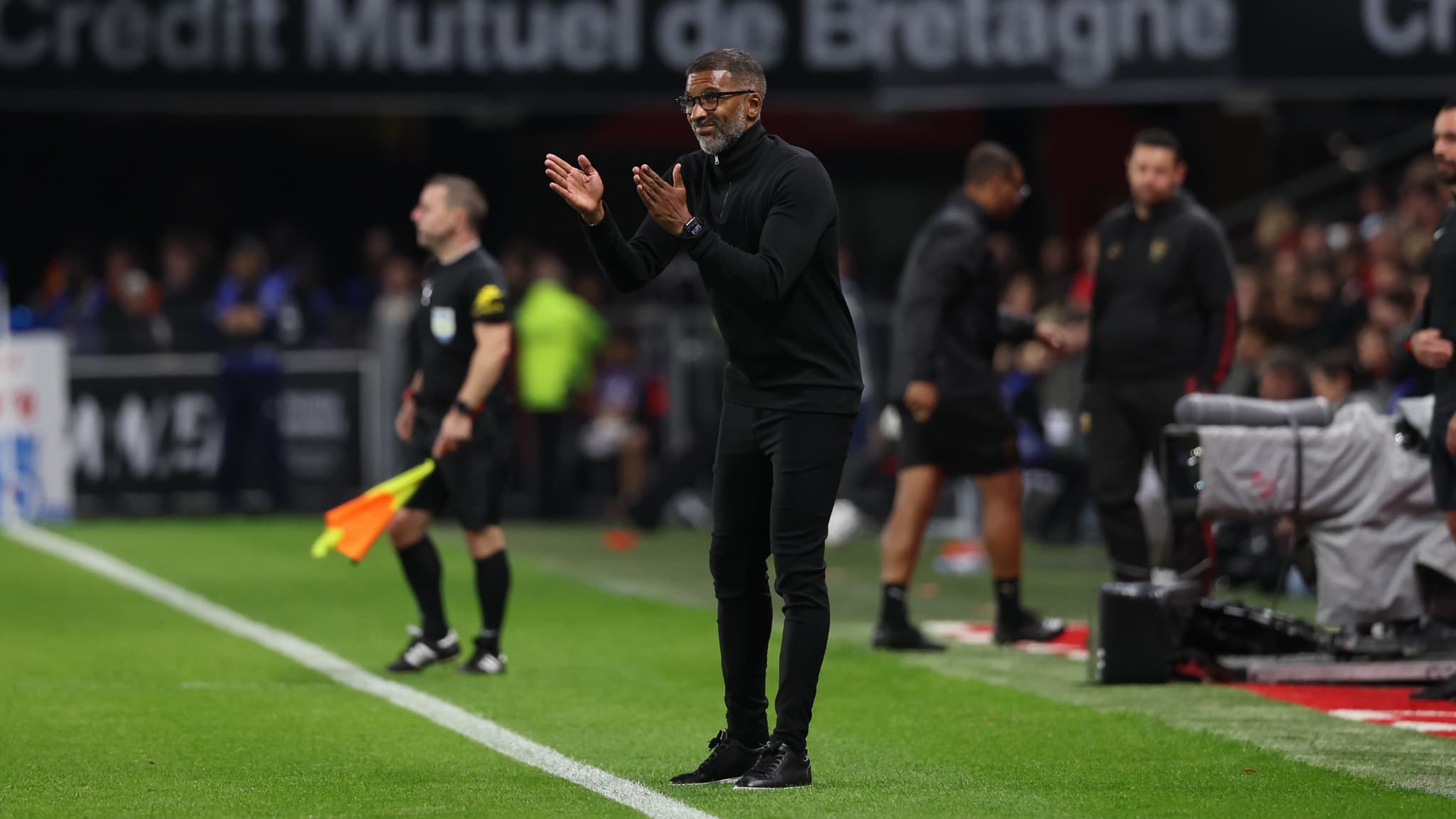 RENNES: POURQUOI HABIB BEYE A INTERDIT À SES JOUEURS DE PARLER APRÈS LE MATCH FACE À LENS