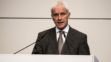 Nommé en septembre juste après l'éclatement du scandale, le PDG Matthias Müller avait rappelé que les employés du groupe, direction comprise, "allaient devoir se serrer la ceinture".