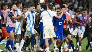 Une bagarre a éclaté à la fin du match France-Argentine aux JO, le 2 août 2024.