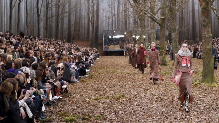 Défilé Chanel au Grand Palais en 2018. Défilé Chanel au Grand Palais en 2018.