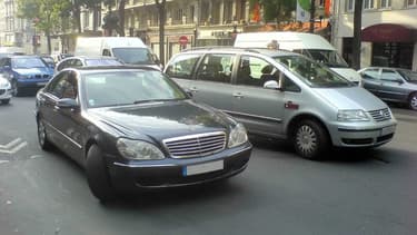 Vendre son véhicule diesel ou le garder, une question que pose la baisse des prix en occasion observée en avril.