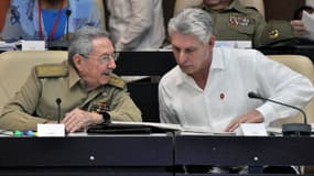 Raul Castro (à gauche), avec son probable successeur Miguel Diaz-Canel, en juillet 2017.
