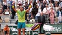 Rafael Nadal, en larmes, salue la foule après son 14e sacre à Roland-Garros, le 5 juin 2022