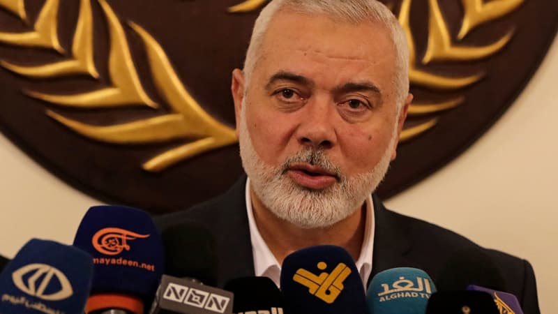 Le chef du Hamas, Ismail Haniyeh, donne une conférence de presse lors de sa visite au Dar al-Fatwa, la plus haute autorité religieuse sunnite du Liban, à Beyrouth, le 22 juin 2022.