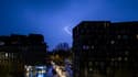 Un éclair lors d'un des orages à Lille (Nord), le 8 avril 2024.