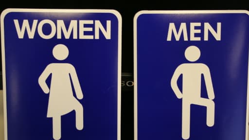 Les femmes n'ont pas encore atteint l'égalité salariale avec les hommes.