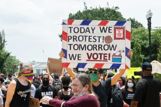 Des manifestants réunis près de la Maison Blanche, à Washington, le 6 juin 2020