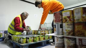 Des bénévoles de la banque alimentaire du Bas-Rhin, à Strasbourg (image d'illustration)