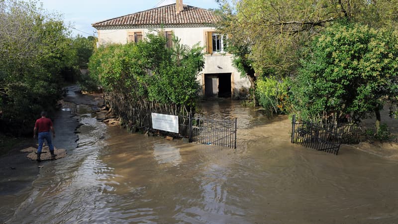 Une maison inondée vendredi 10 octobre à Collias, dans le Gard.