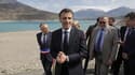 Emmanuel Macron le 30 mars à Savines-le-Lac sur le lac de Serre-Ponçon (Hautes-Alpes) pour présenter le "plan eau"