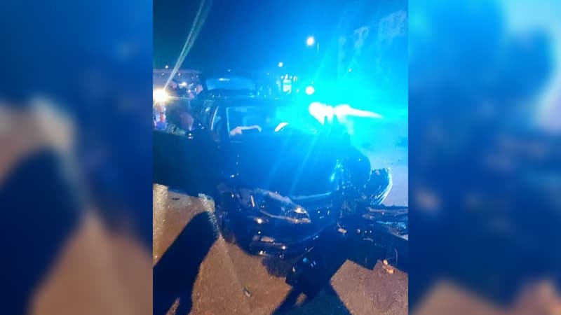 La voiture de l'automobiliste interpellé après une course-poursuite avec la police.