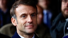 Le président Emmanuel Macron le 14 novembre 2023 à Blendecques, dans le Pas-de-Calais