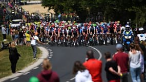 Le peloton du Tour de France, près de Nancy le 9 juillet 2019